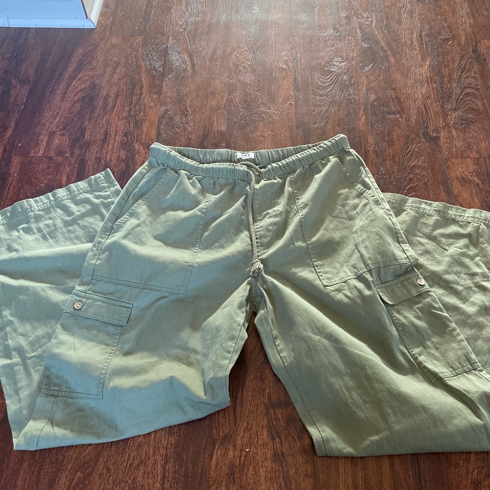 cute army color roxy pants
